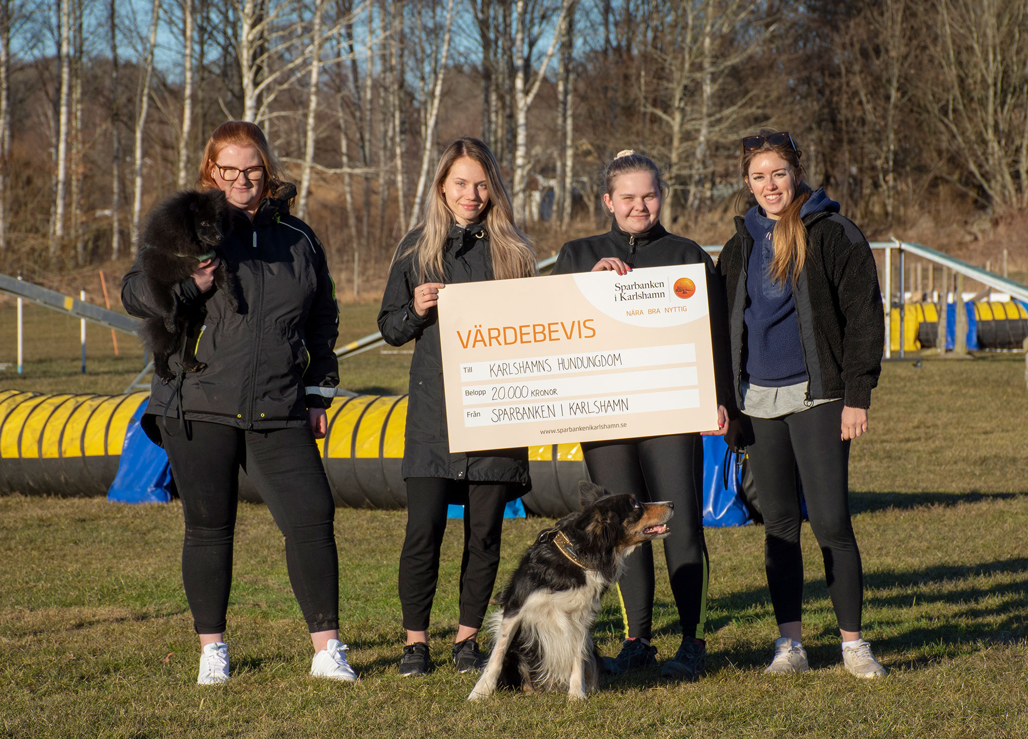 Ebba Karlsson, Stephanie Smith, Moa Nilsson och Catja Krook  från Karlshamns Hundungdom.