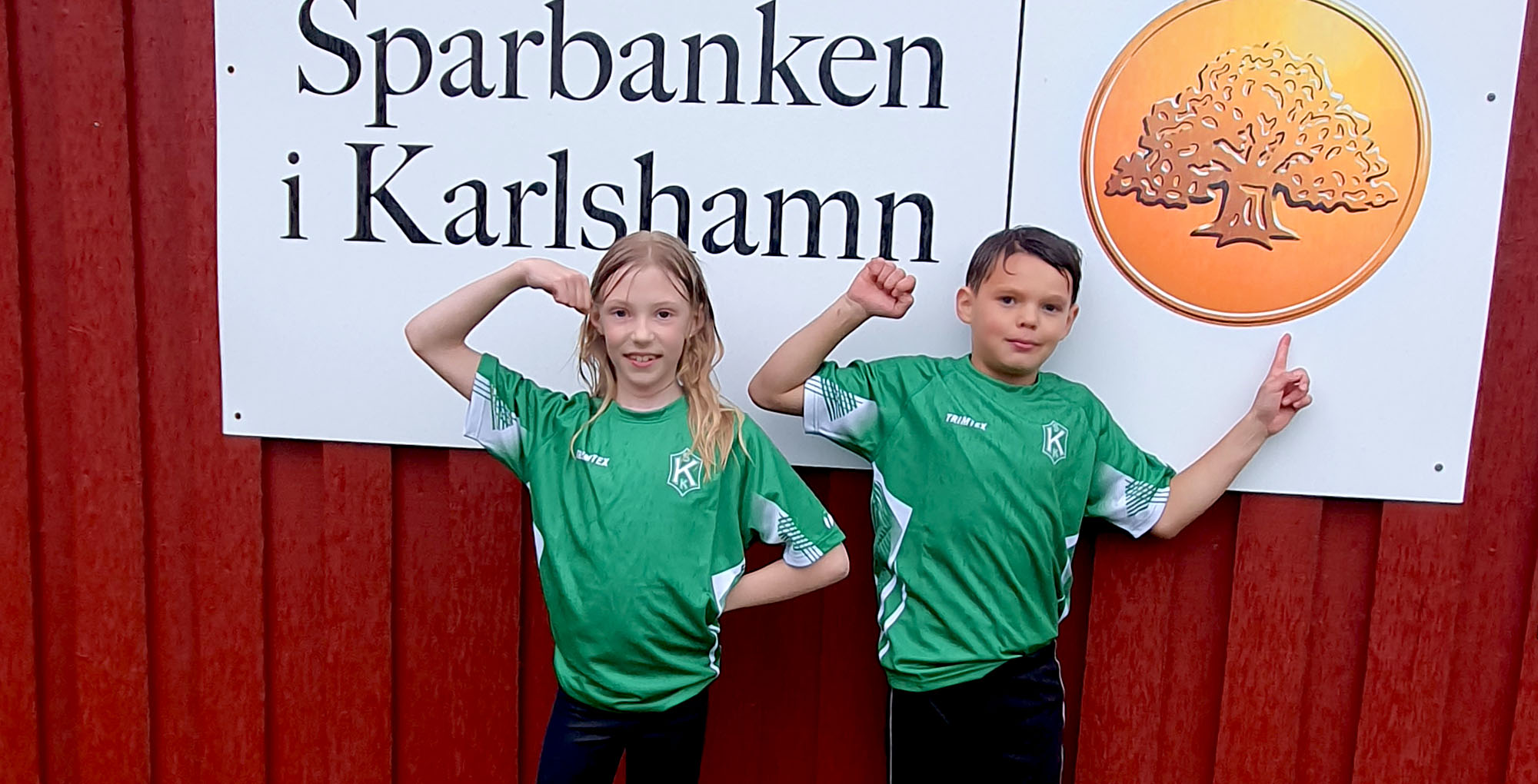 två barn